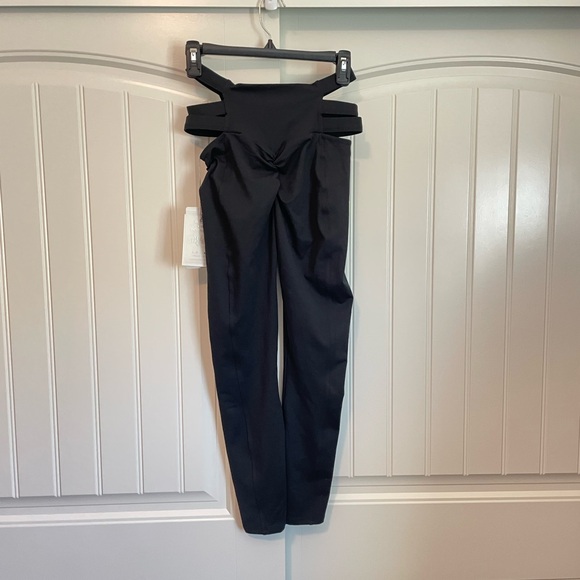 NWT Bombshell Sportswear Savage Leggings Size M Black - Picture 9 of 9